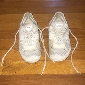 Infinity Vengeance NF612 cheer sneakers